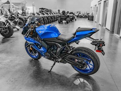 2025 Yamaha YZF-R7 - Photo 5