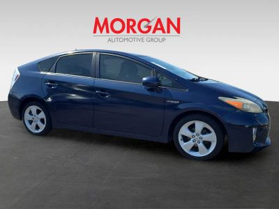 2015 Toyota Prius — side profile view