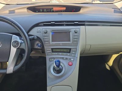 2015 Toyota Prius — photo 11 view