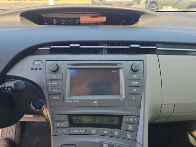 2015 Toyota Prius — photo 17 view