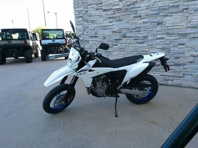 2025 Suzuki DR-Z4SMM5 - Photo 5