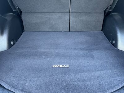 2018 Toyota RAV4 - Photo 16