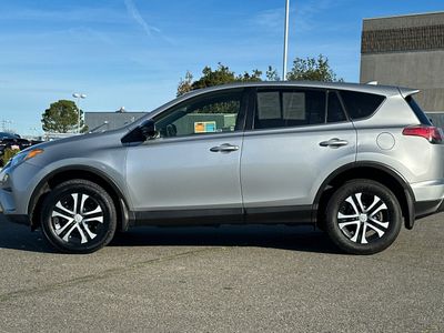 2018 Toyota RAV4 - Photo 9