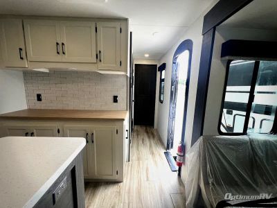 2027 Venture RV SportTrek Touring Edition — photo 15 view