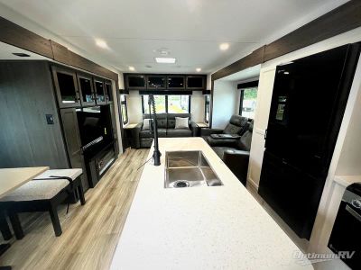 2027 Venture RV SportTrek Touring Edition — detail view