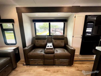 2027 Venture RV SportTrek Touring Edition — photo 7 view