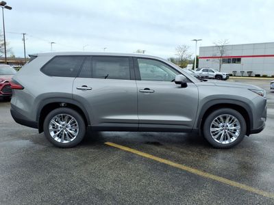 2026 Toyota Grand Highlander - Photo 8
