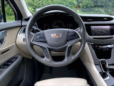 2019 Cadillac XT5 — detail view