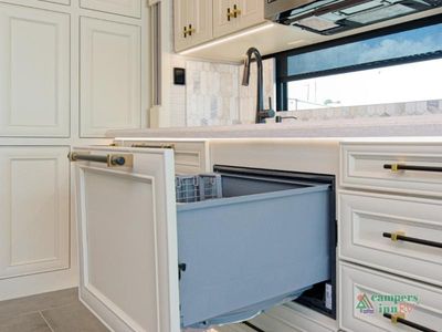 2026 Tiffin Motorhomes Allegro Bus — photo 16 view