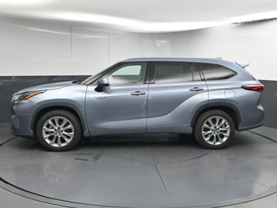 2026 2020 Toyota Highlander Hybrid Limited SUV — interior view