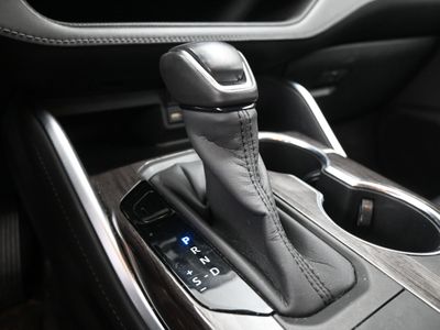 2026 2020 Toyota Highlander Hybrid Limited SUV — photo 14 view