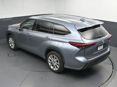 2026 2020 Toyota Highlander Hybrid Limited SUV — photo 38 view