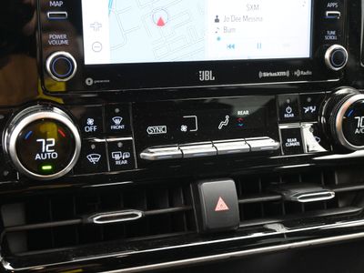 2026 2020 Toyota Highlander Hybrid Limited SUV — photo 13 view