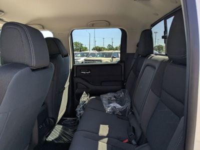 2026 Nissan Frontier — photo 13 view