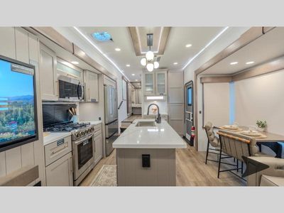 2026 Alliance RV Paradigm - Photo 8