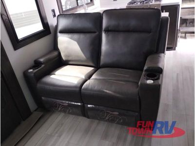 2025 Keystone RV Fuzion - Photo 28