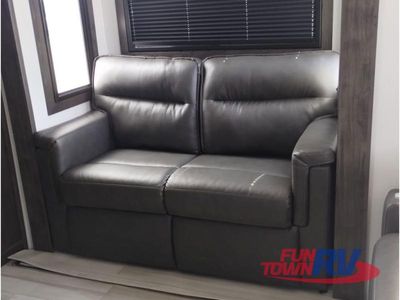 2025 Keystone RV Fuzion - Photo 26