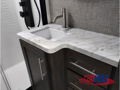 2025 Keystone RV Fuzion - Photo 39