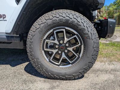2026 Jeep Gladiator — photo 13 view
