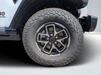 2026 Jeep Gladiator — photo 10 view
