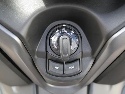 2026 Yamaha XMAX - Photo 16