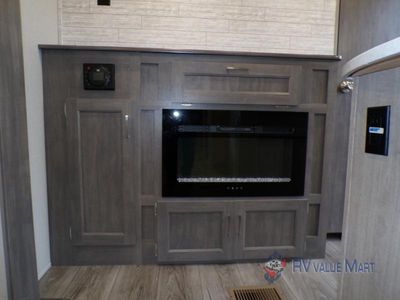 2026 Coachmen RV Catalina Legacy Edition - Photo 17
