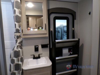2026 Coachmen RV Catalina Legacy Edition - Photo 27