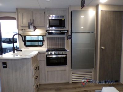 2026 Coachmen RV Catalina Legacy Edition - Photo 18
