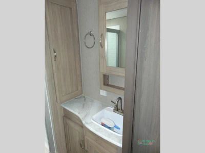 2021 Coachmen RV Freedom Express Liberty Edition — photo 22 view