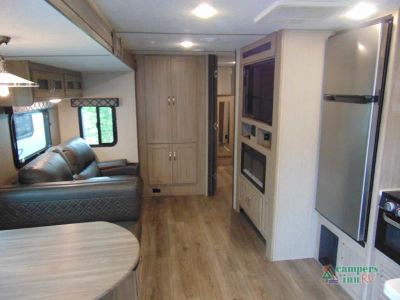 2021 Coachmen RV Freedom Express Liberty Edition — photo 17 view