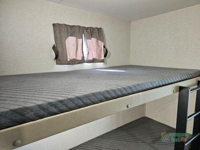 2026 Venture RV SportTrek Touring Edition — photo 47 view