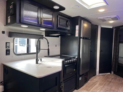2022 Forest River RV Cherokee Grey Wolf - Photo 8