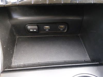 2023 Kia K5 - Photo 17