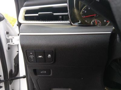 2023 Kia K5 - Photo 12