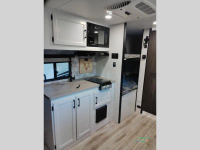 2026 Venture RV SportTrek Stinger Lite — photo 29 view