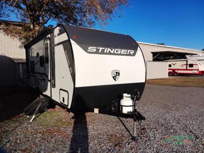 2026 Venture RV SportTrek Stinger Lite — front three-quarter view