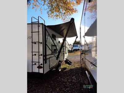 2026 Venture RV SportTrek Stinger Lite — photo 25 view