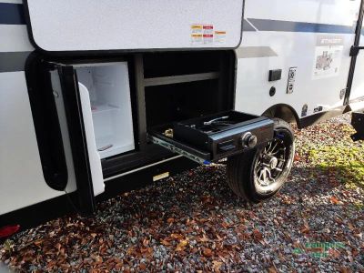2026 Venture RV SportTrek Stinger Lite — photo 18 view
