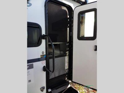 2026 Venture RV SportTrek Stinger Lite — photo 22 view