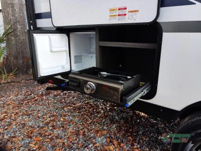 2026 Venture RV SportTrek Stinger Lite — photo 17 view