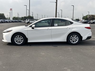 2026 Toyota Camry - Photo 4