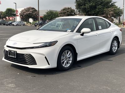 2026 Toyota Camry - Photo 3