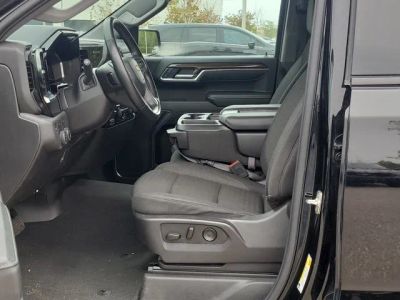 2025 Chevrolet Silverado 1500 — photo 16 view