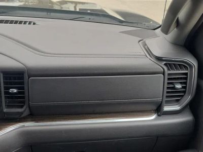 2025 Chevrolet Silverado 1500 — photo 13 view