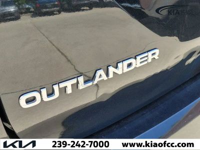2024 Mitsubishi Outlander — photo 11 view