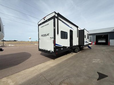 2025 Forest River RV Vengeance Rogue Armored - Photo 5