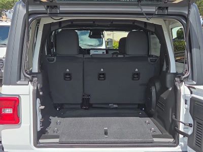 2026 Jeep Wrangler — photo 15 view