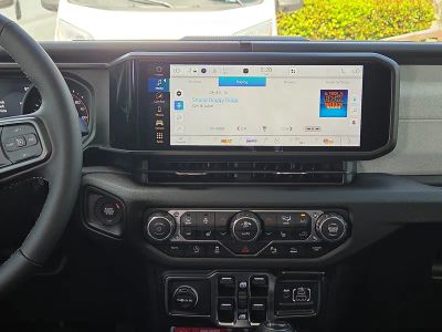 2026 Jeep Wrangler — photo 20 view