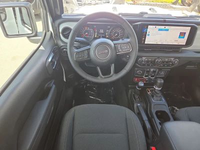 2026 Jeep Wrangler — photo 18 view