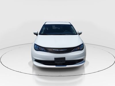 2023 Chrysler Voyager - Photo 2